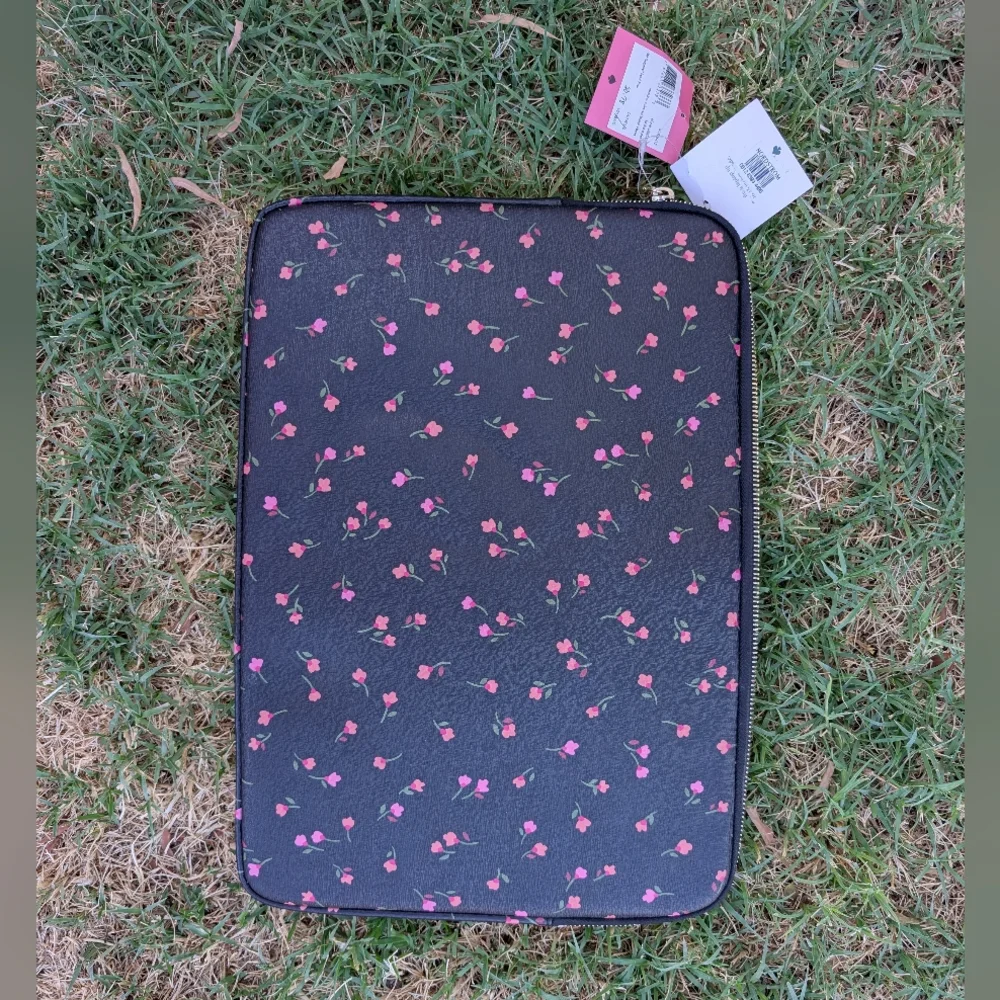 Kate Spade New York Meadow Universal Laptop Case Sleeve Black Multi/Floral Gold